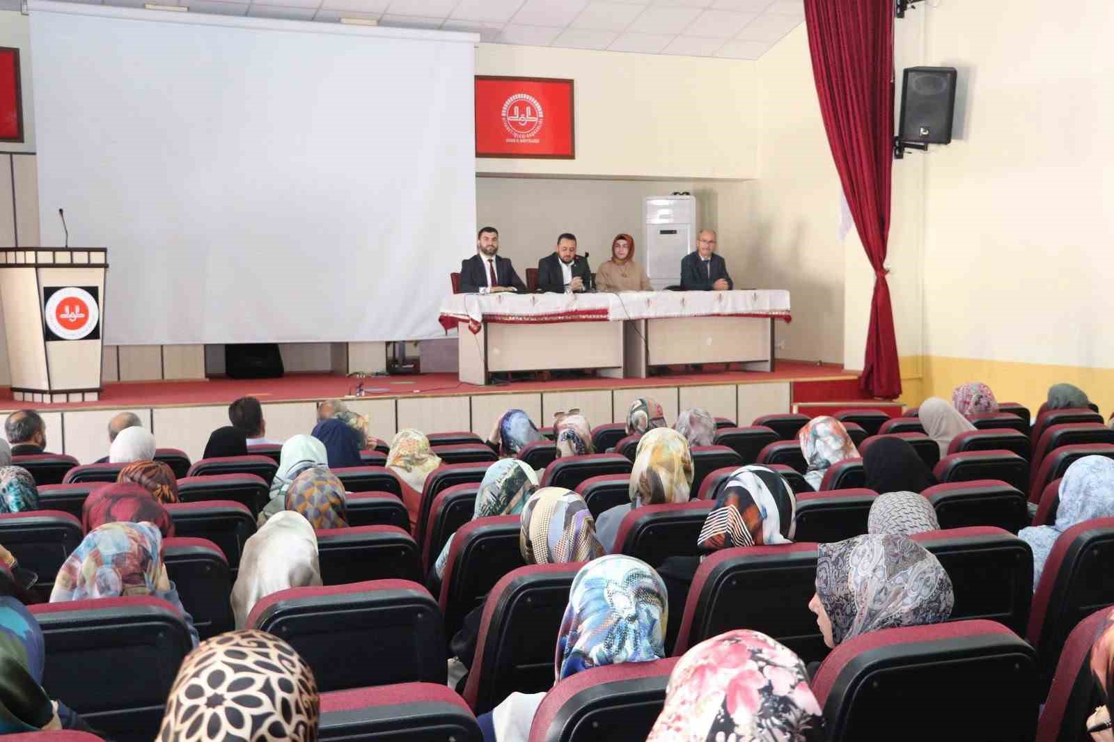 vali-simsek-ten-din-gorevlilerine-basari-belgesi