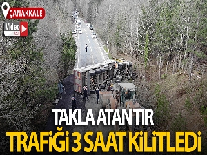Takla atan tır trafiği 3 saat kilitledi