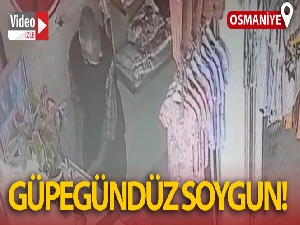 Güpegündüz geldi kasayı soyup gitti