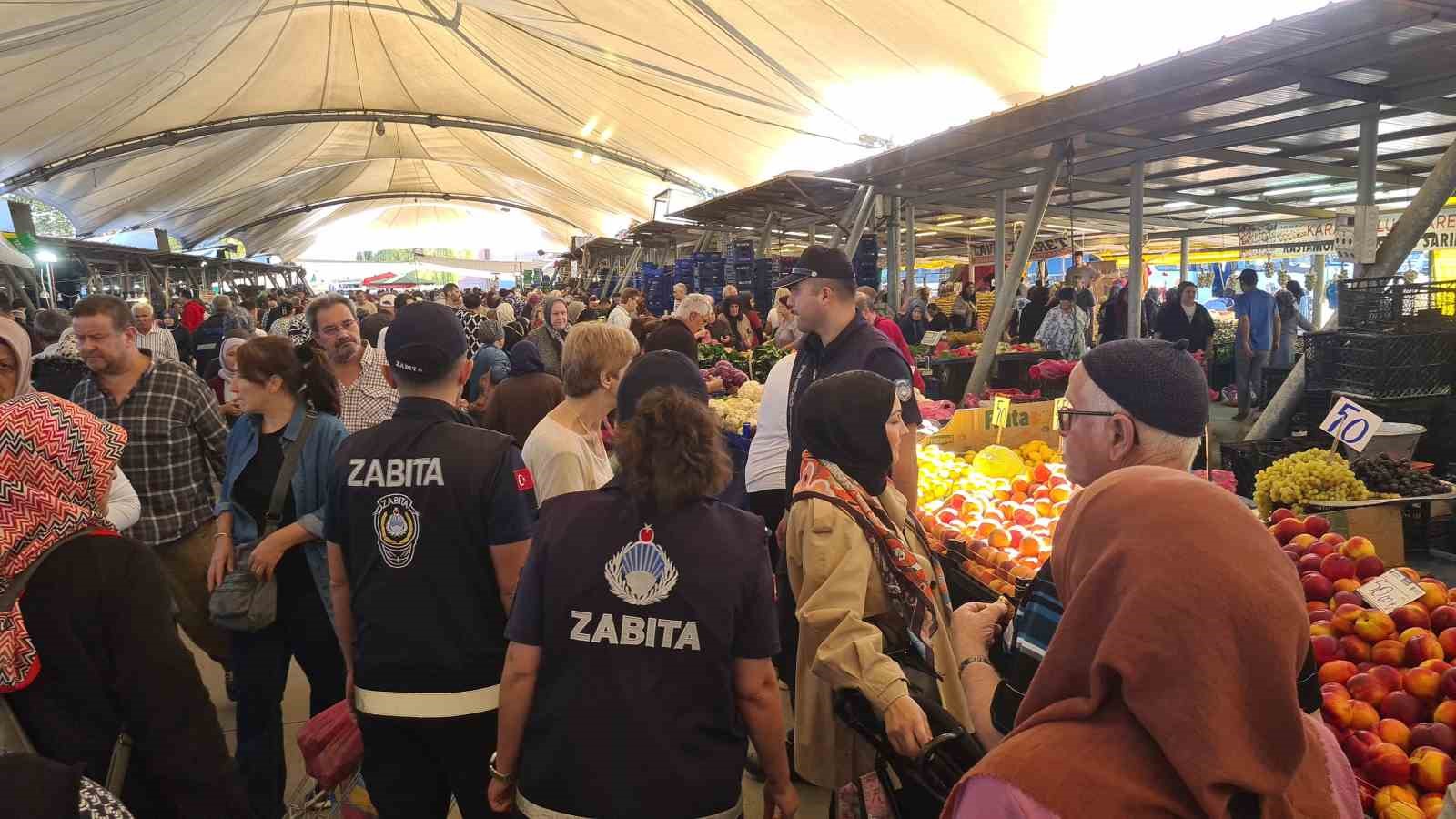 zabita-ekiplerinden-halk-pazarinda-siki-denetim