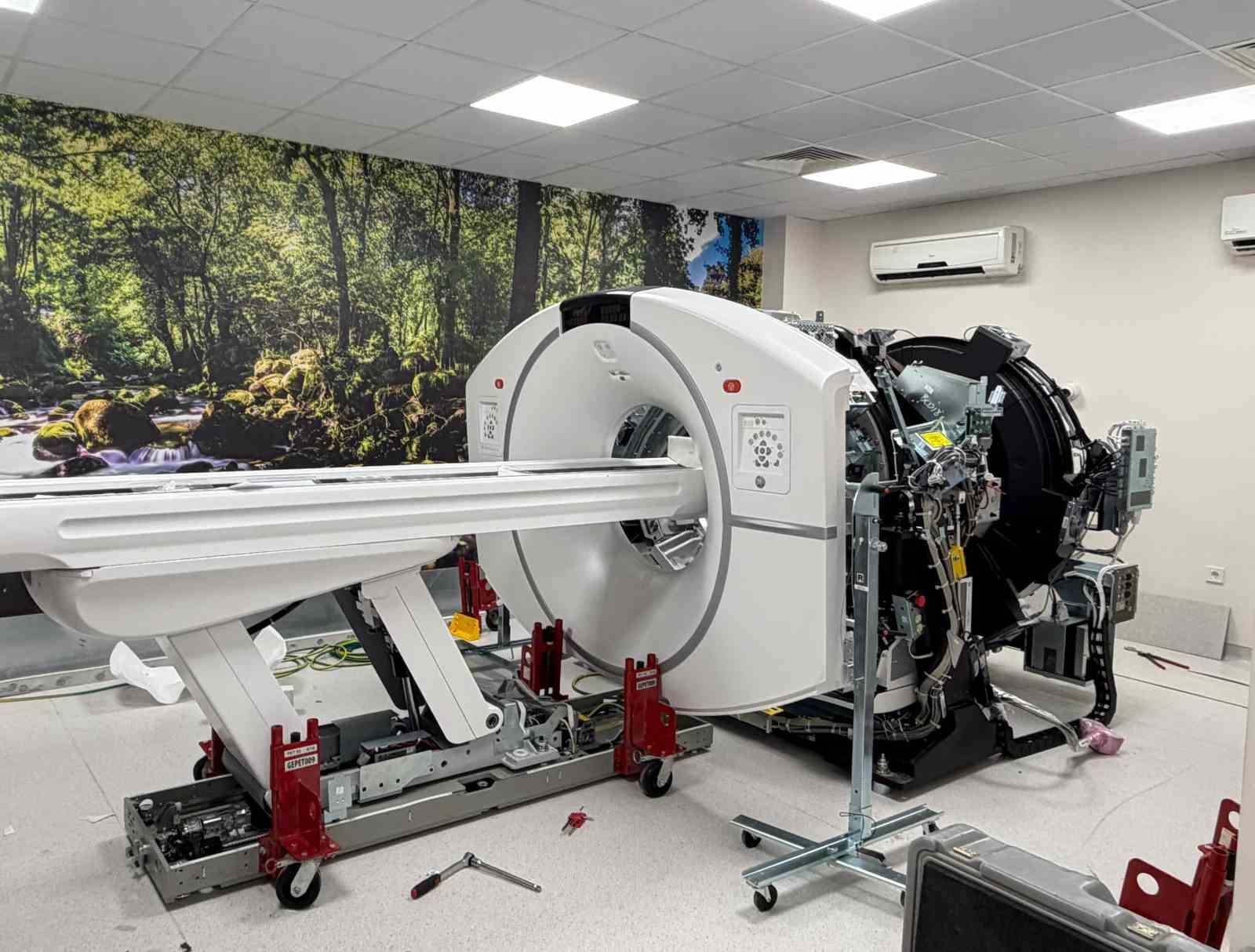 duzce-de-2-milyon-dolarlik-pet-ct-yatiriminda-kurulum-basladi