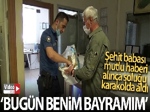 Kızını şehit eden teröristin etkisiz hale getirildiği haberini alan babadan polislere baklava ikramı