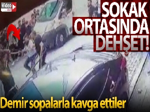 Esenyurt'ta sokak ortasında demir sopalı kavga kamerada