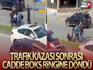 Trafik kazası sonrası cadde boks ringine döndü