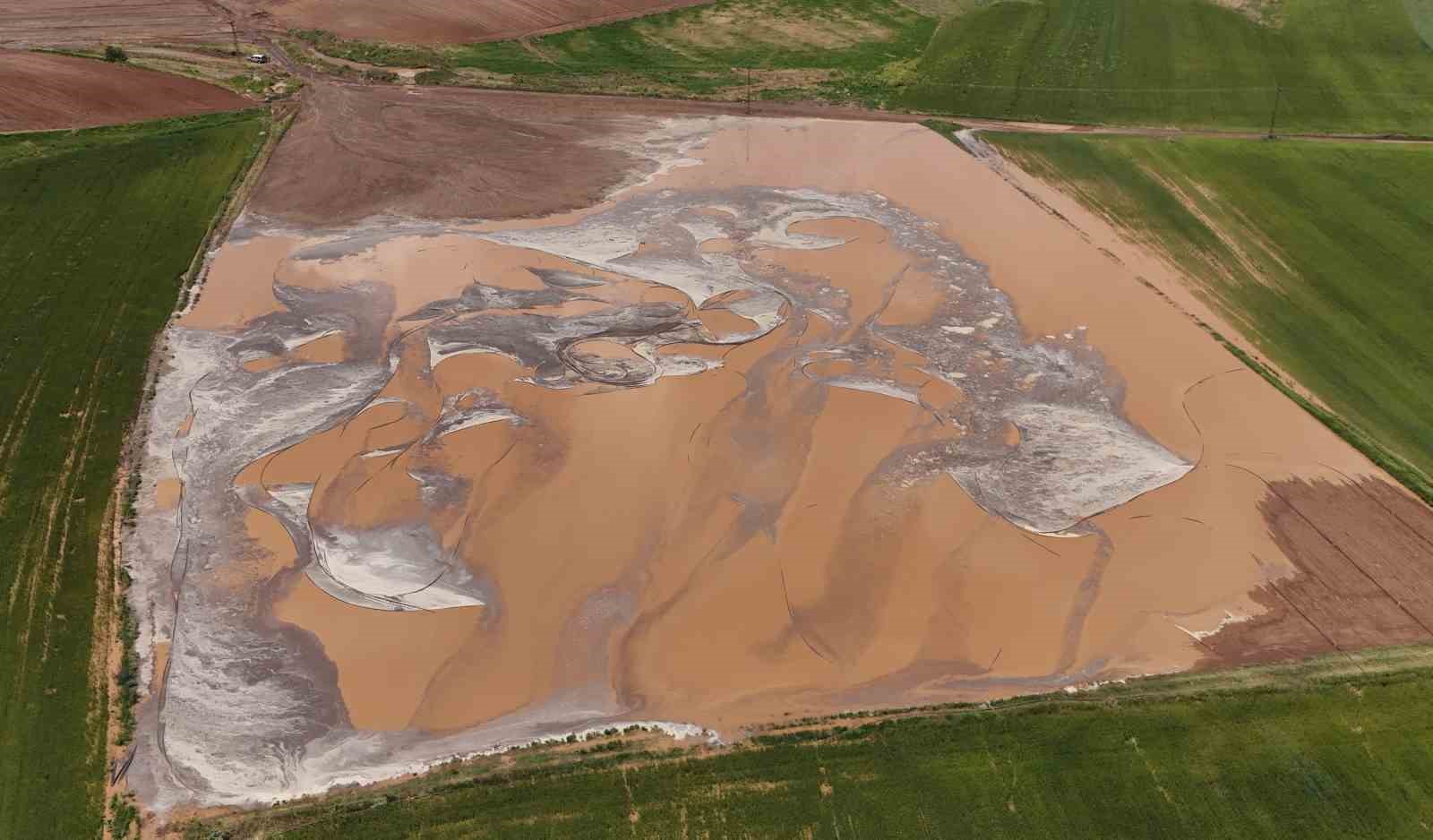 ahlat-ta-sel-tarim-arazilerine-zarar-verdi