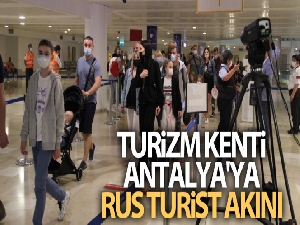 Turizm kenti Antalya'ya Rus turist akını başladı