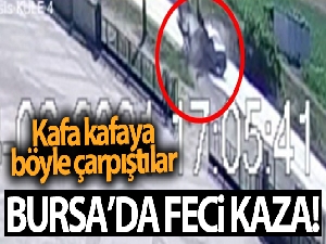 Otomobil ile motosikletin kafa kafaya çarpıştığı kazanın görüntüleri ortaya çıktı