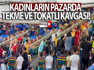 Pazarda kadınlar kavga etti, erkekler güçlükle ayırdı