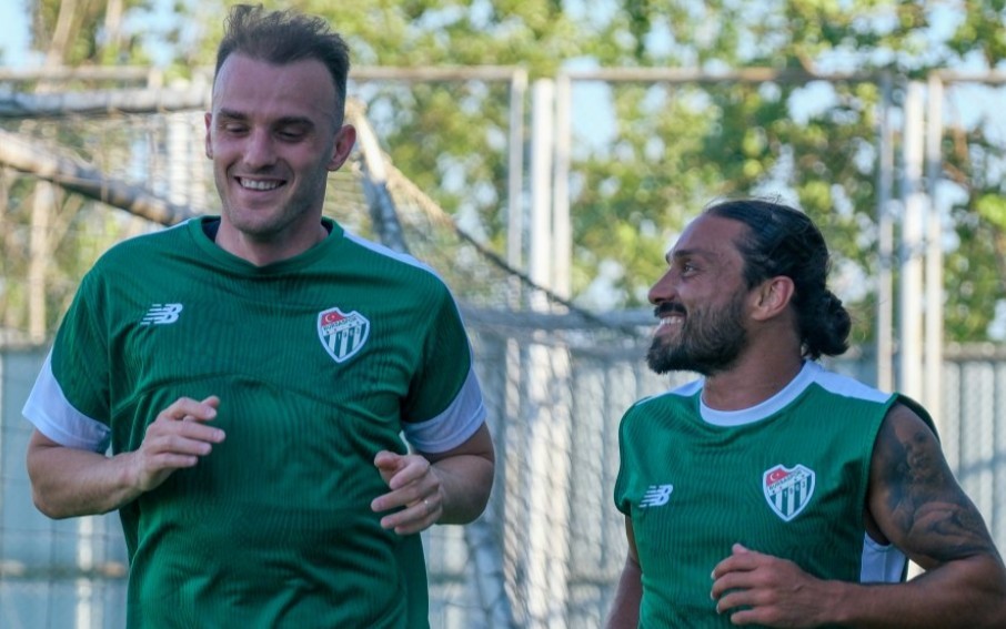 bursaspor-sezonun-ilk-antrenmanini-yapti