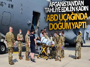 Afganistan'dan tahliye edilen kadın ABD uçağında doğum yaptı