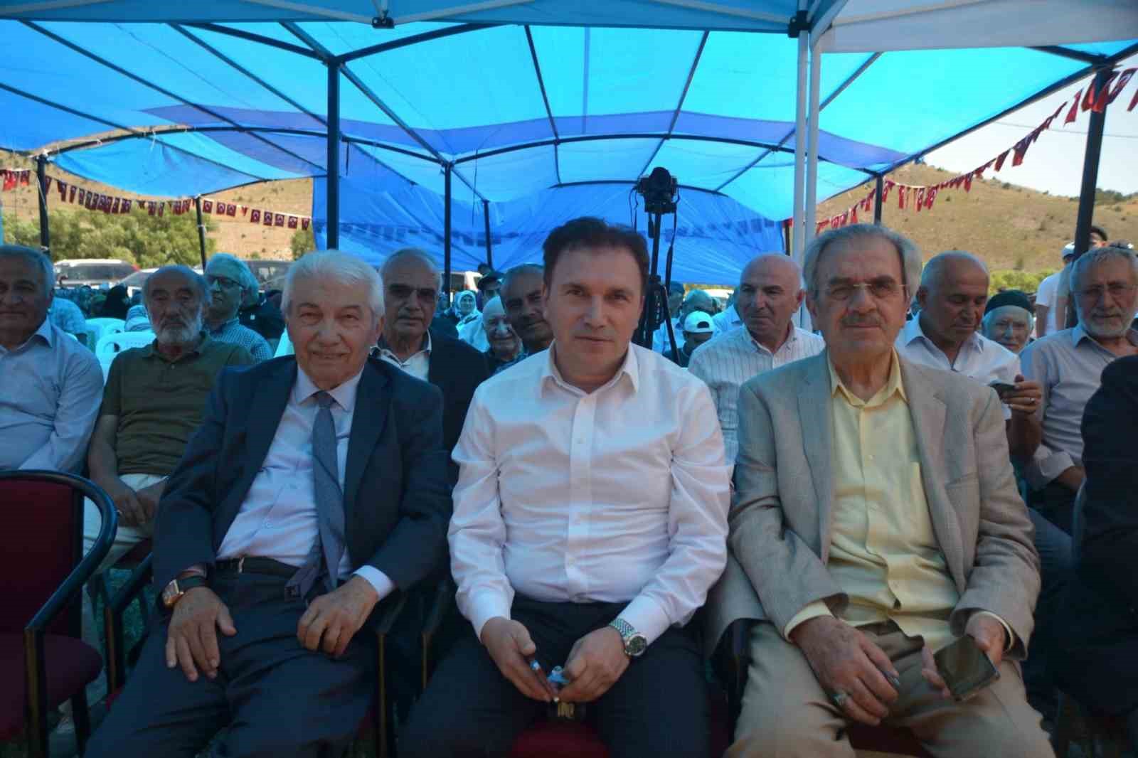 horasan-erenlerinden-cagirgan-baba-alucra-da-dualarla-anildi