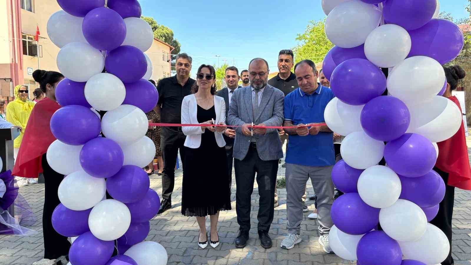 sehitler-ortaokulu-ndan-teknoloji-tasarim-ve-gorsel-sanatlar-sergisi