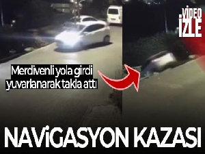 Ümraniye'de ‘navigasyon kazasında' takla atan otomobil kamerada