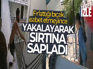 Fırlattığı bıçak isabet etmeyince, koşup yakalayarak sırtına sapladı