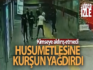 Şişli'de metro girişinde silahlı saldırı kamerada