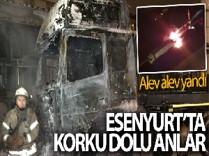 Esenyurt'ta park halindeki iki tır alev alev yandı