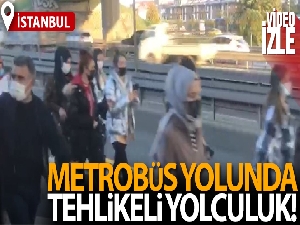 Metrobüs yolunda tehlikeli yolculuk