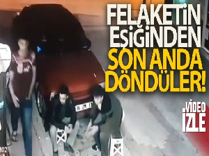 Bursa'da lodos sonucu çatıdan düşen tahta parçalarından son anda kurtuldular