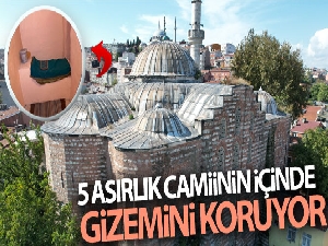 5 asırlık caminin içinde gizemli mezar
