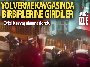 Fatih'te yol verme kavgasında sopalı dayak kamerada