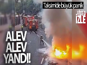 Taksim'de servis minibüsü alev alev yandı