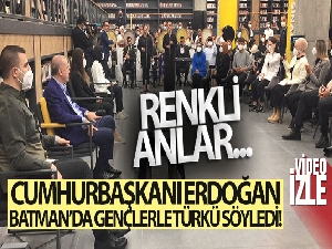 Cumhurbaşkanı Erdoğan, Batman'da gençlerle türkü söyledi