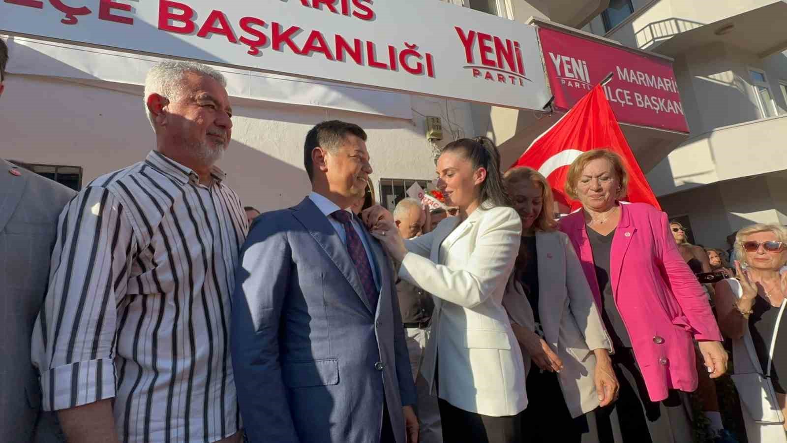 marmaris-belediye-baskani-unlu-chp-den-istifa-ederek-yeni-parti-ye-katildi