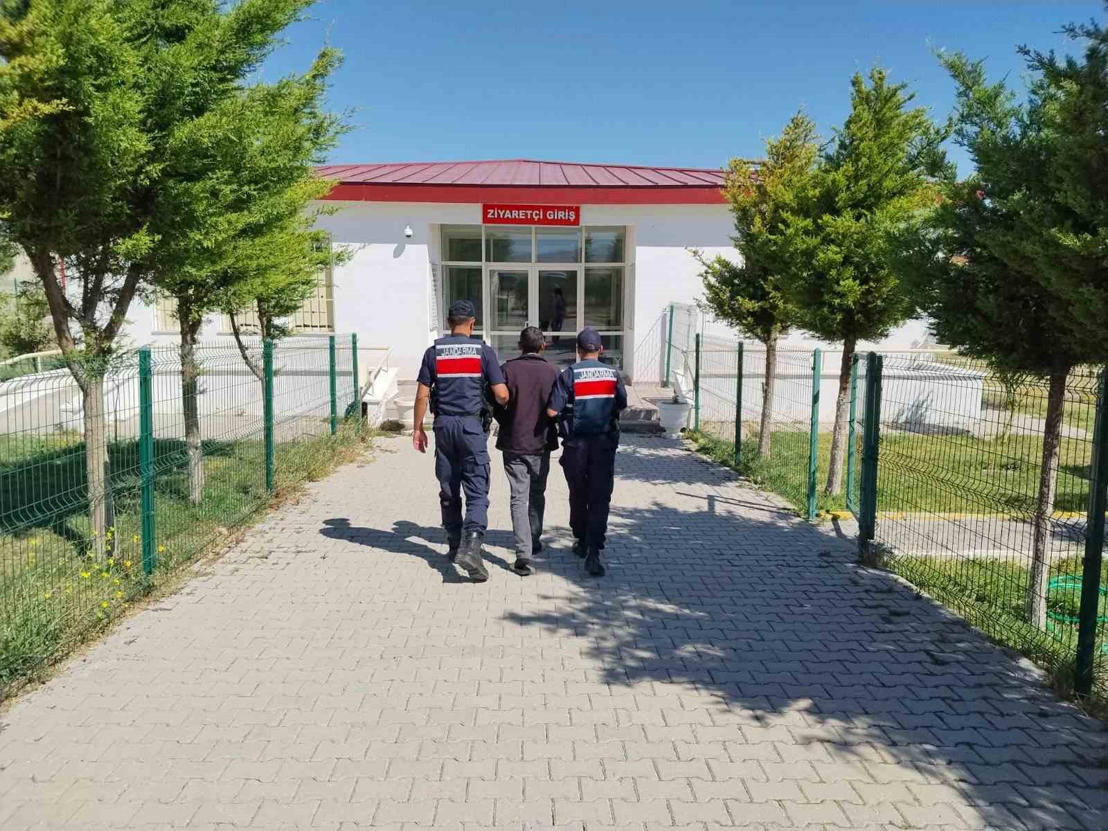 yozgat-ta-kesinlesmis-8-yil-hapis-cezasi-bulunan-firari-hukumlu-yakalandi