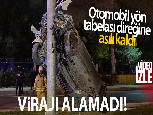 Bakırköy'de virajı alamayan otomobil yön tabelası direğine uçtu: 1 yaralı