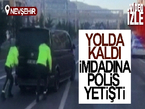 Yolda kalan sürücünün imdadına polis yetişti