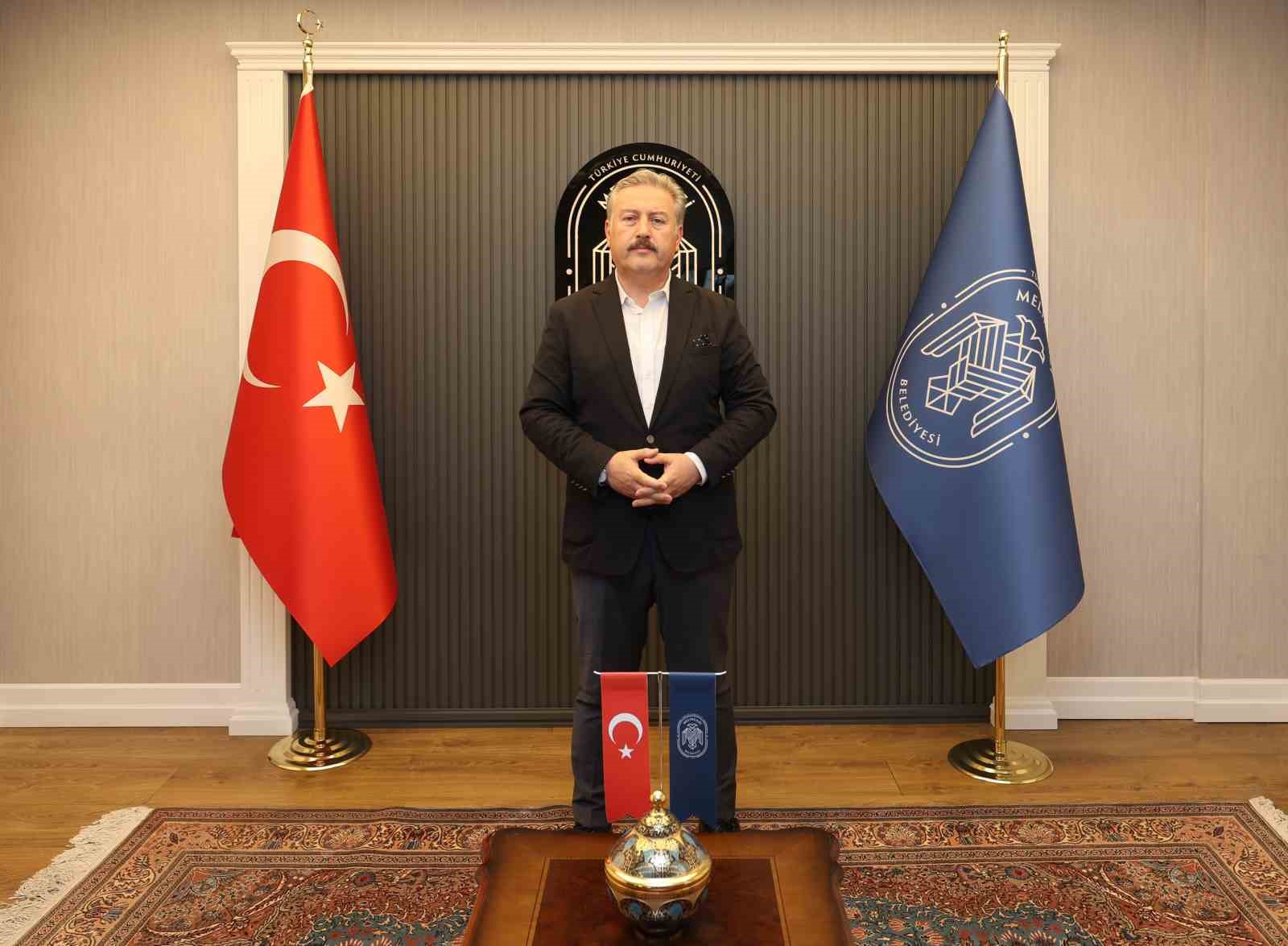 baskan-palancioglu-hain-darbe-girisimin-destansi-bir-direnisle-geri-puskurtuldu