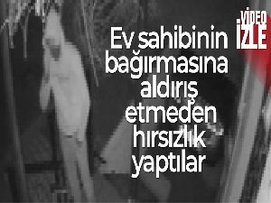 Sultanbeyli'de evin deposunda hırsızlık yapan şahıslar kamerada