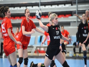 'Hentbolun kızları'ndan Milli Takıma destek mesajı