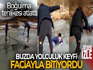 Nehirde buz kütlesini sal olarak kullanan gençlerden biri suya düşünce boğulma tehlikesi atlattı