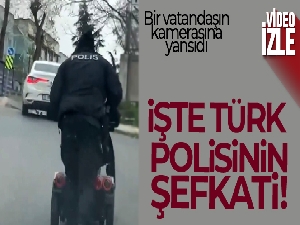 Engelli vatandaşa polisten yardım eli