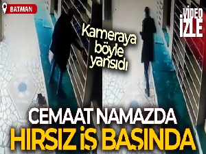 Cemaat namazda, hırsız iş başında