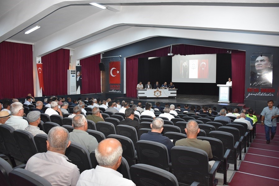 salihli-de-muhtarlar-toplantisi-yapildi-talepler-ve-sorunlar-masaya-yatirildi