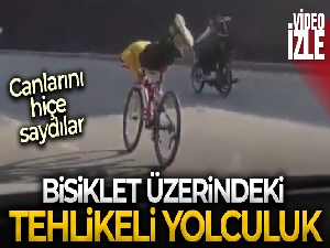 Bisikletli gençlerin otoyoldaki tehlikeli yolculuğu pes dedirtti