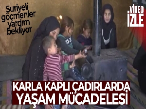 Lübnan'daki Suriyeli göçmenlerin karla kaplı çadırlarda yaşam mücadelesi