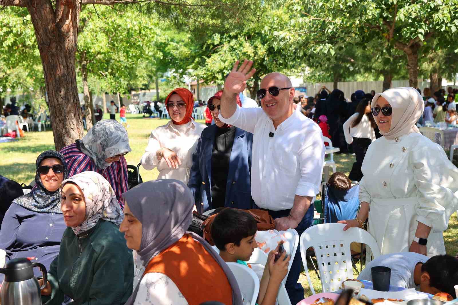 darica-da-kadin-kursiyerler-piknikte-bir-araya-geldi