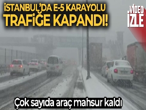 Karla kaplı E-5 Karayolunda uzun araç kuyrukları oluştu