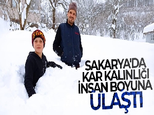 Sakarya'da kar kalınlığı insan boyuna ulaştı