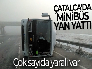 Buzlanma nedeniyle minibüs yan yattı, 10 polis yaralandı