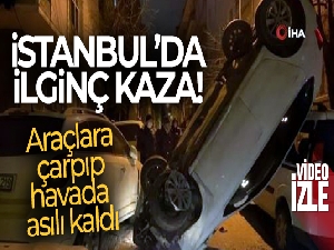 Bahçelievler'de ilginç kaza, park halindeki araçlara çarpıp dik bir şekilde havada asılı kaldı