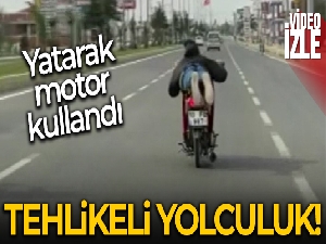 Motosiklet sürücüsünün tehlikeli sürüşü kameraya yansıdı