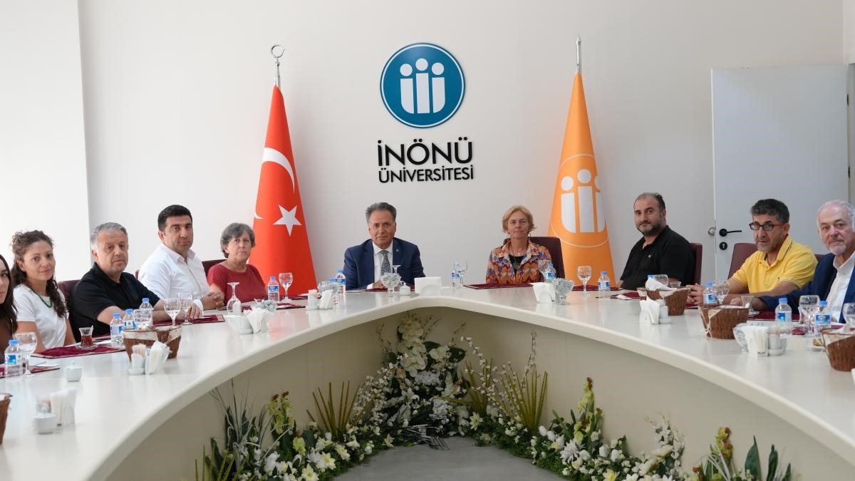 arslantepe-kazi-heyeti-rektor-akpolat-in-konugu-oldu