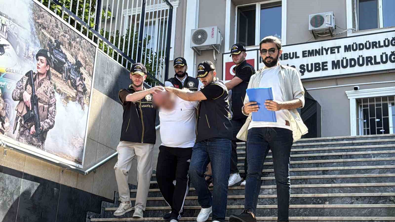 fatih-te-kilik-degistirip-4-kilogram-altin-vurgunu-yapan-2-supheli-yakalandi