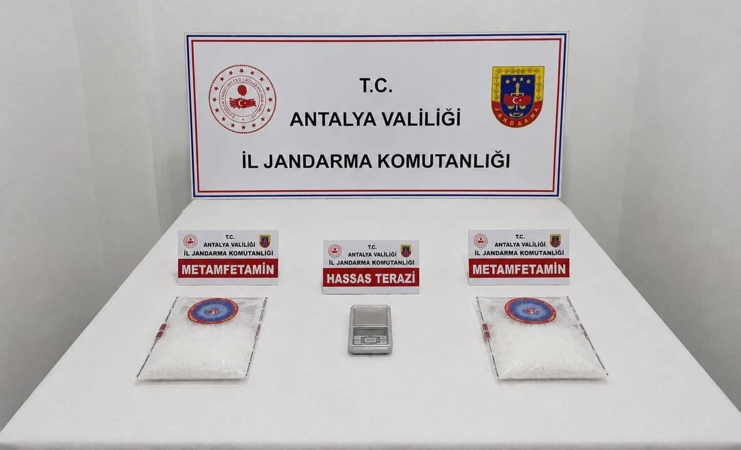 antalya-da-otel-odasinda-uyusturucuya-2-tutuklama