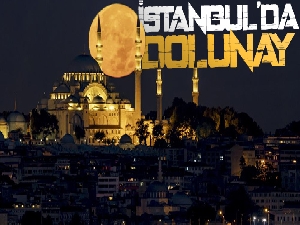 İstanbul'da dolunay manzarası mest etti