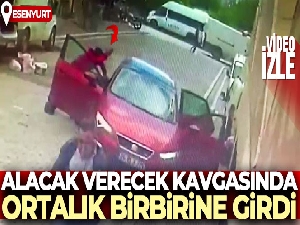 Esenyurt'ta alacak verecek kavgasında ortalık birbirine girdi, o anlar kamerada
